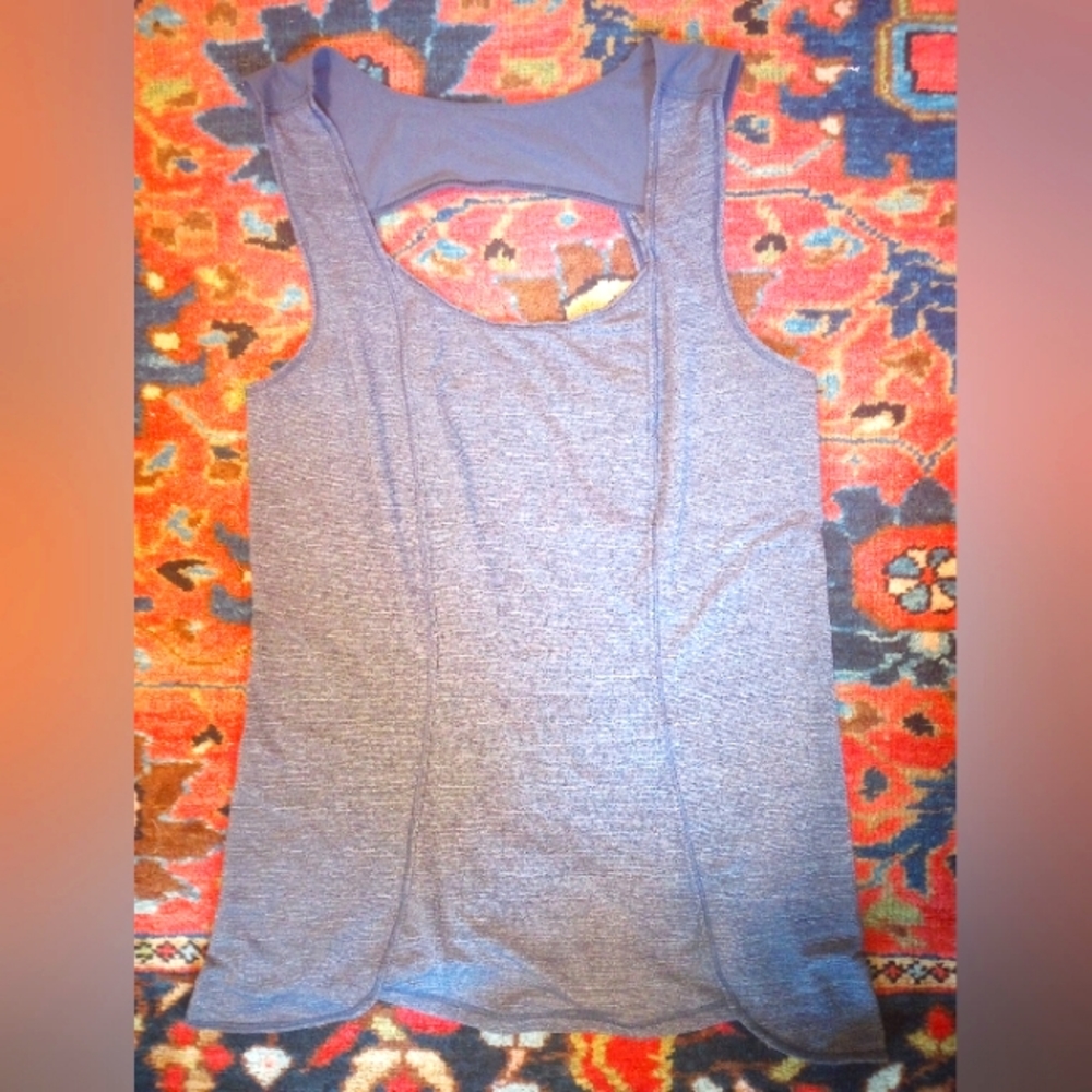 Very cute Lululemon cut out tank